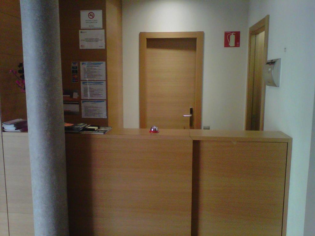 Hostal Rambla Sant Boi de Llobregat Exteriör bild