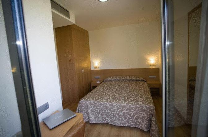 Hostal Rambla Sant Boi de Llobregat Exteriör bild
